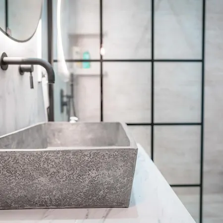 Sifanto Mare * فاروس